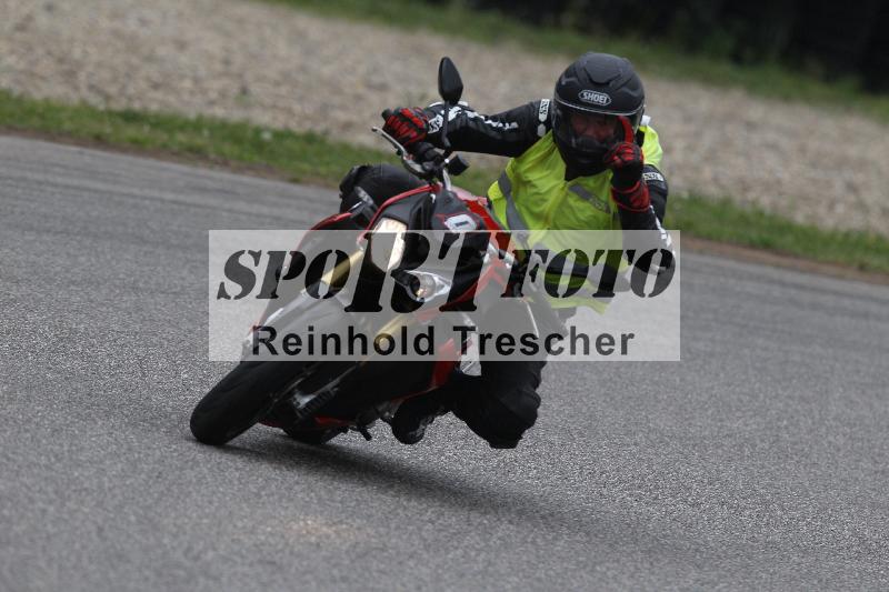 /Archiv-2025/10 23.04.2025 Cornu Master School ADR/rot-rouge/0